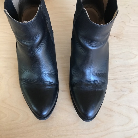 Nisolo Heeled Chelsea Boot - Picture 4 of 9